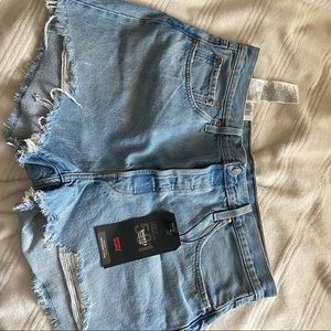 Levi high waist size 34